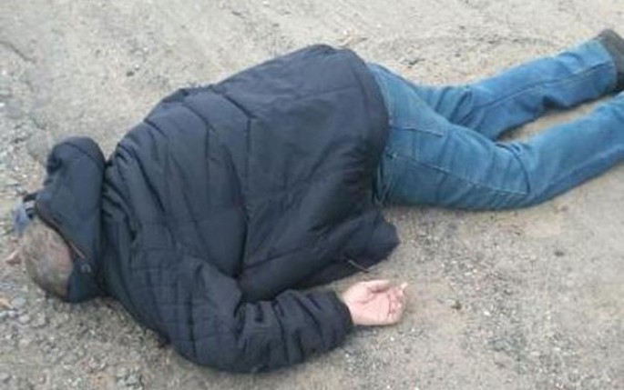 Yük maşınından yıxılıb öldü