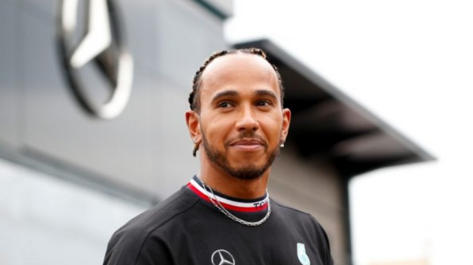 "Mercedes"  Hemiltonla yeni müqavilə imzaladı