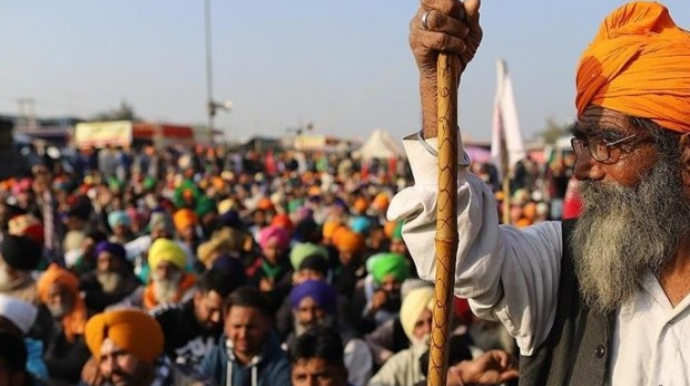 Etirazçı fermerlər bu dəfə dəmir yollarını bağladı