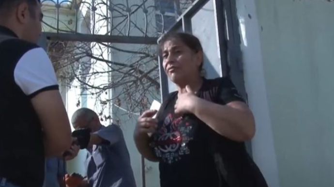 16 il yaşadığı ev əlindən alındı   - VİDEO