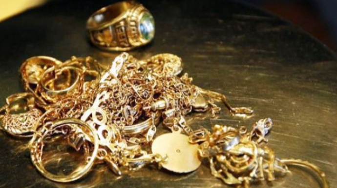 Qonşusunun qızıllarını oğurlayan qadın saxlanıldı 