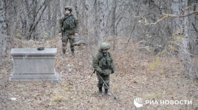 Российские саперы очищают окрестности Шуши от мин   - ВИДЕО