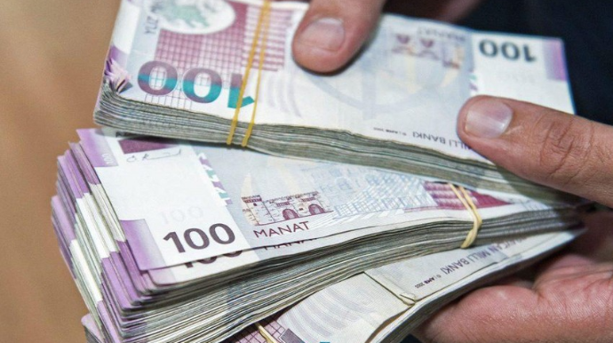 Bakıda kişiyə qarşı zor tətbiq edilərək 11 min manatı əlindən alınıb 