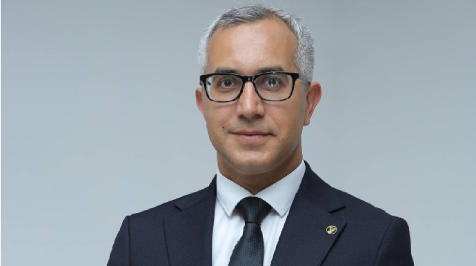 "On beş min manatı özünə verdim" - Kamran Əsədovun məhkəməsi 