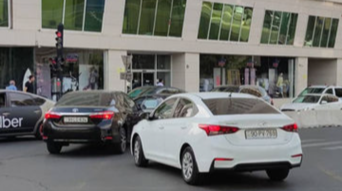Paytaxt yollarında sıxlıq müşahidə edilir - SİYAHI 
