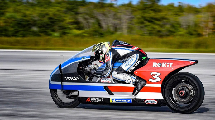 Электромотоцикл Voxan Wattman установил рекорд скорости: 466 км / ч - ВИДЕО