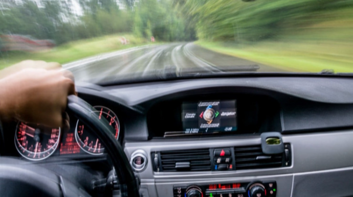 Narkotik çəkdiyi üçün 2 il maşın sürməyəcək - FOTO