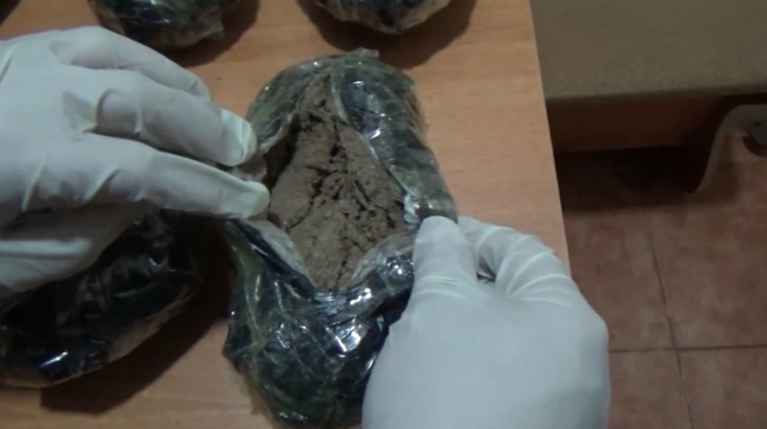 Qazaxda narkokuryer saxlanılıb  - FOTO