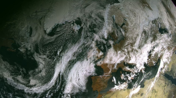 Yerin atmosferi özünü təmizləməyə başlayıb