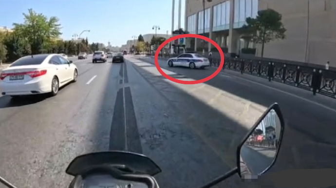 Bu maşında radar var: Sürət həddi aşağı salınıb - VİDEO