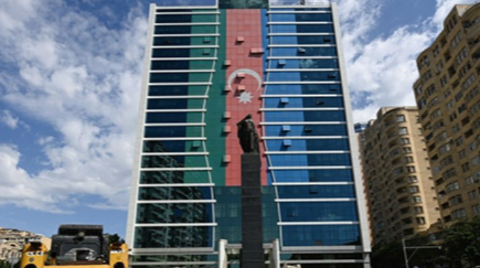 “Azad qadın” heykəli sökülür? - Açıqlama   - FOTO