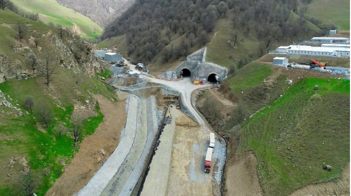 Diplomatik korpus nümayəndələri Əhmədbəyli-Füzuli-Şuşa avtomobil yolunda