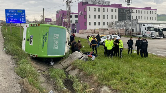 Samsunda avtobus aşdı: 11 nəfər yaralandı 