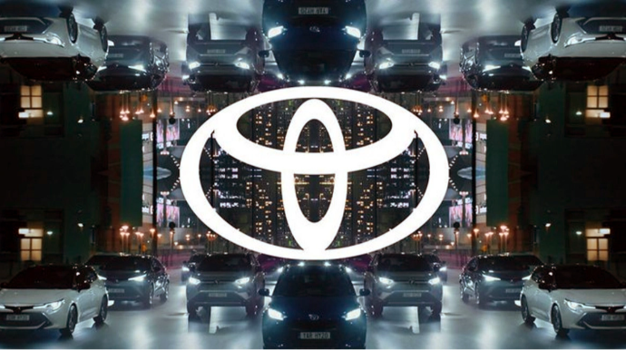 Обогнав BMW и Mercedes: Toyota стала самым дорогим автобрендом в мире