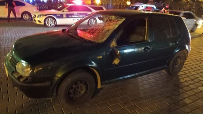 Gəncədə maşın piyadaları vurdu, ölən var  - FOTO