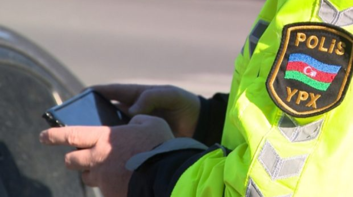 Sürücülük vəsiqəsi olmayan şəxsə avtomobil verəni hansı cəza gözləyir? - 2000 manata qədər ... 