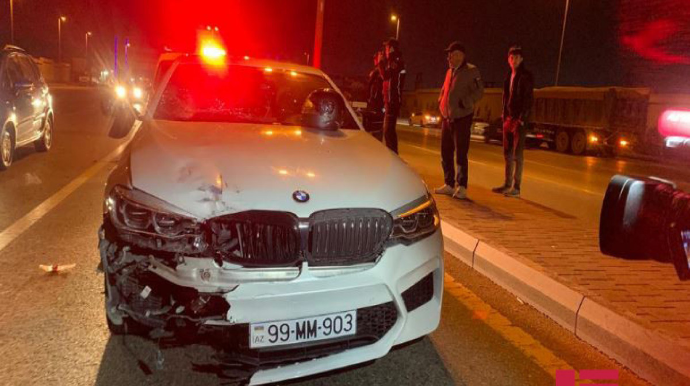 Bakıda avtomobilin vurduğu moped yanıb - FOTO  