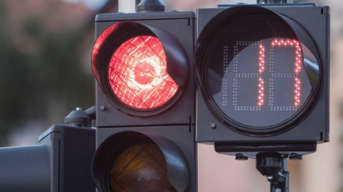 Sürücülərə vacib xəbər  – Bu yolda qırmızı işıqda keçə bilərsiniz - VİDEO 