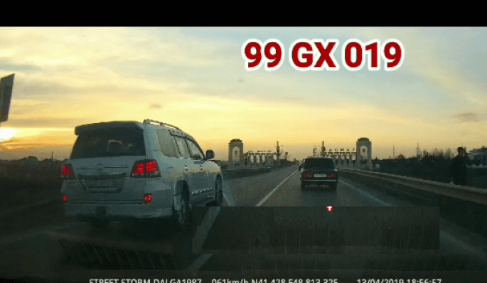 2 dəqiqədə 140 manat 4 ballıq qayda pozan sürücü - VİDEO