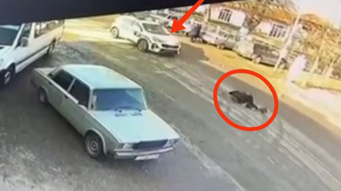 Xaçmazda yol polisi maşını yola qaçan piyadanı belə vurdu - REAL VİDEO 