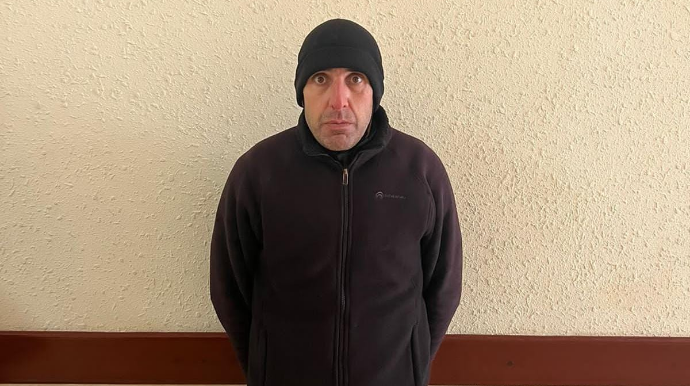 Narkotik istifadə edib taksi sürən sürücünü polis həbs etdi - FOTO