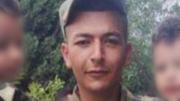 Özünü güllələyən əsgərin FOTOSU 