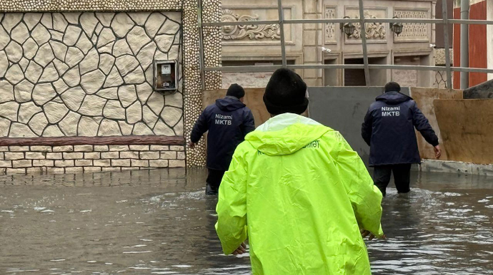 Bakıda intensiv yağış fəsadlar törətdi - Qurumlar gücləndirilmiş rejimdə işləyir - FOTO