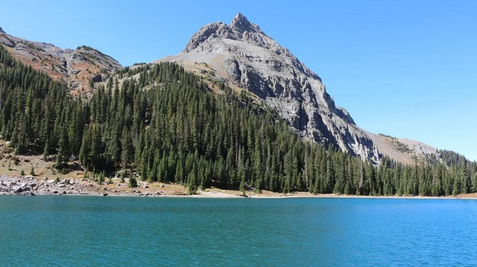 Dağdan çürümüş meyitlər tapıldı