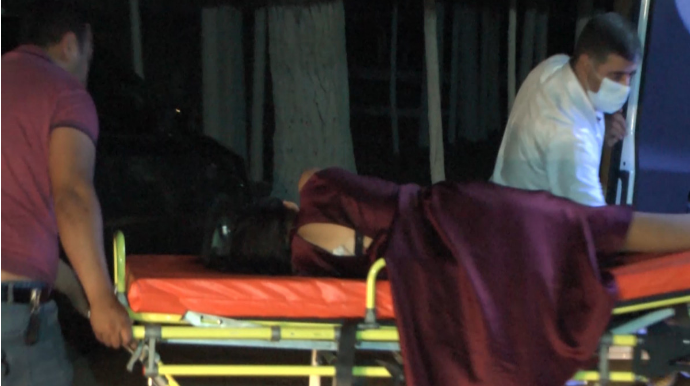 Sabirabadda 17 yaşlı qız məzun gecəsində bıçaqlanıb  - VİDEO