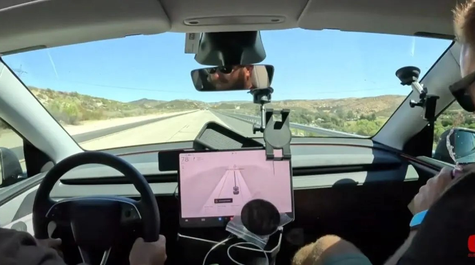 "Tesla"nın Amerika turu yarımçıq qaldı 