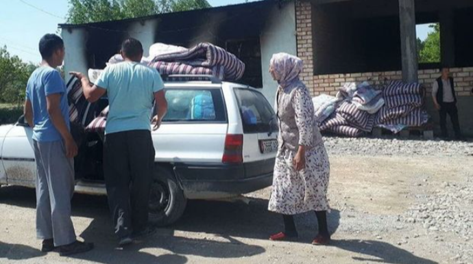 Tacikistan münaqişə zamanı qaçırılan avtomobilləri Qırğızıstana qaytardı