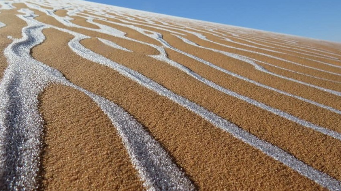 В пустыне Сахара  выпал снег  - ФОТО