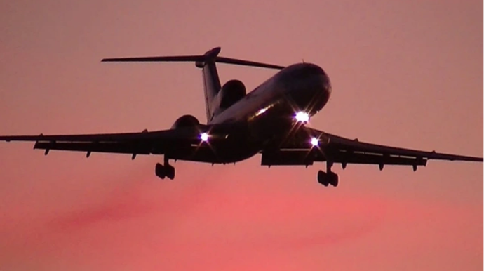 Hindistanda leysanlar: 300-dən çox aviareys təxirə salındı