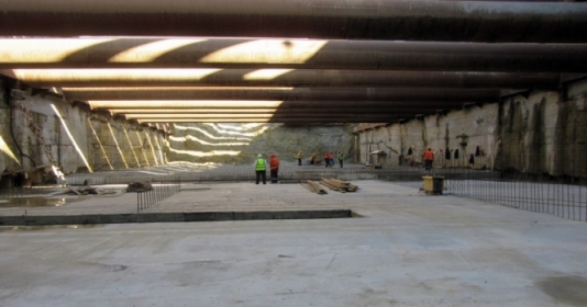 Yeni metro stansiyası tikiləcək - FOTO