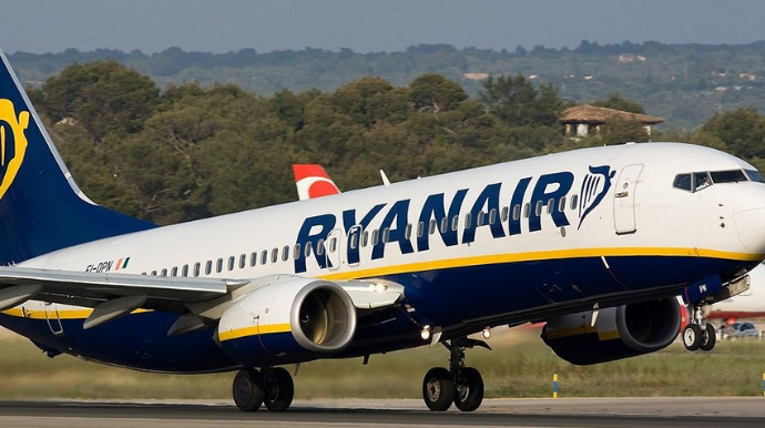 Təyyarədə yanğın baş verdi, 18 nəfər xəsarət aldı 