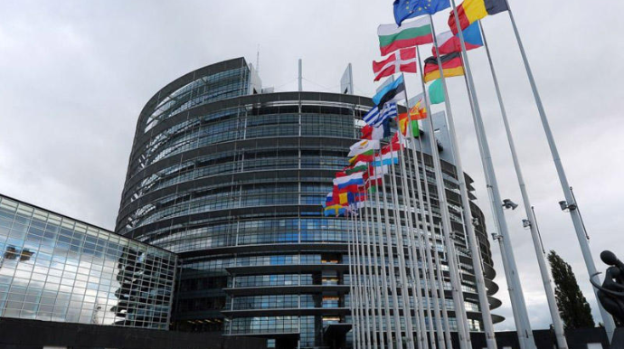 AB daha iki ölkəyə səyahət qadağasını ləğv etdi