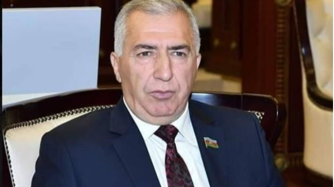 Deputat: “Məcburi köçkünlərin müvəqqəti yaşadığı evlərdən çıxarılması kütləvi hal alıb”