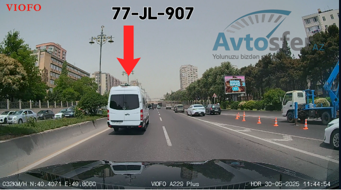 Əlində telefon sol zolağı tutub heç kimi ötməyə qoymadı - VİDEO