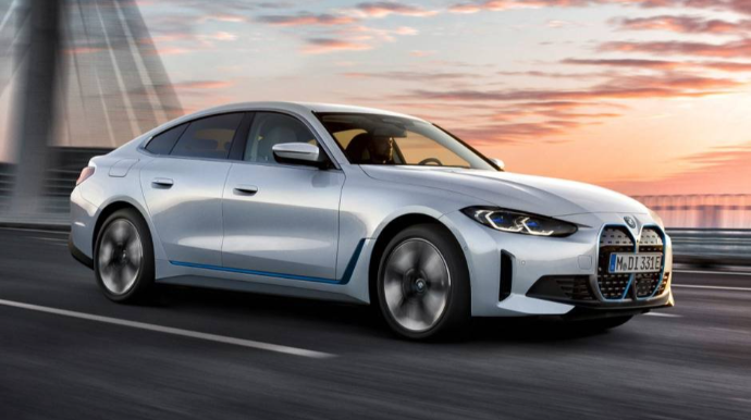 BMW  i4 modelini rəsmi olaraq təqdim edib - FOTO