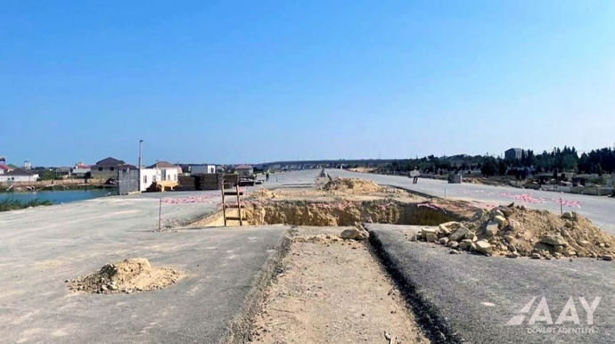 На автодороге Пиршаги - Хырдалан - Новханы - М4 строится пешеходный переход - ФОТО