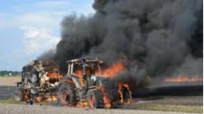 Tərtərdə traktorun qoşqusundakı 5 ton ot bağlamasından 3 tonu yanıb