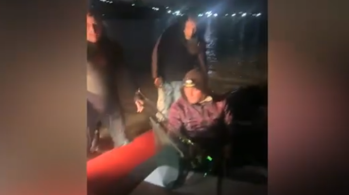 Buzovna sahilində köməksiz qalan balıqçılar belə xilas edildi - VİDEO 