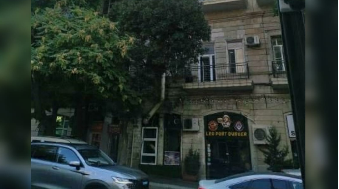 Restoranın tüstü bacası yaşayış binasının sakinlərinə problem yaradır – ŞİKAYƏT - FOTO 