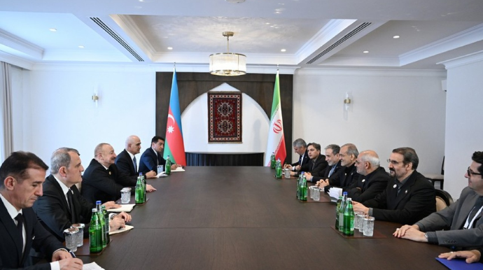 İlham Əliyevlə Pezeşkianın görüşü keçirilir - FOTO