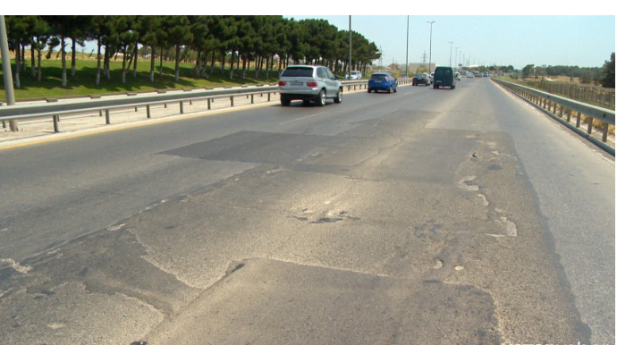 Bu yollardakı vəziyyət sürücüləri qane etmir - VİDEO 