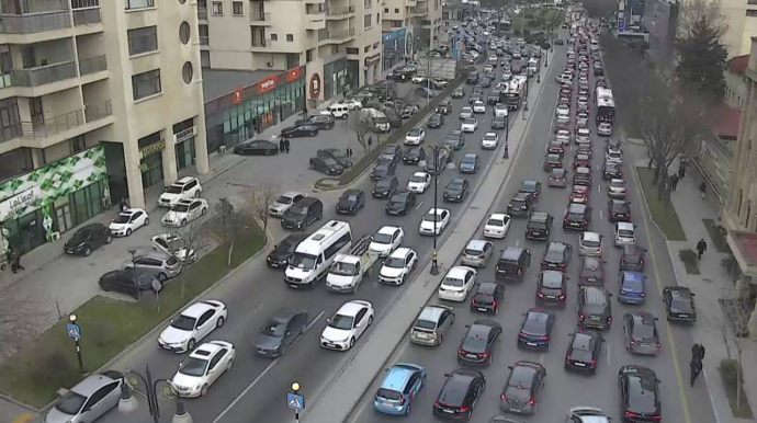 Bakının bu küçə və prospektində sıxlıq var - FOTO 