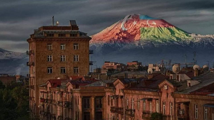 Ağrı dağ Azərbaycan və Türkiyə bayraqlarına bürünəcək - FOTO 