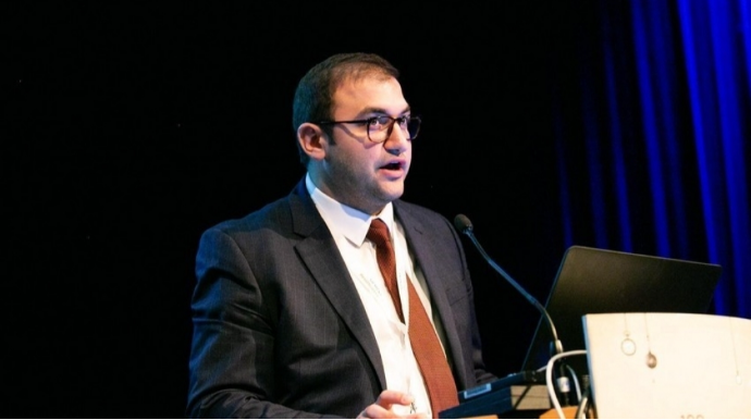 Məktəblilərin yeni testlərlə koronavirusa yoluxmasını yoxlamaq olar - Azərbaycanlı alim 