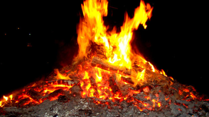 Gəncədə çərşənbə tonqalında bədbəxt hadisə - Yeniyetmə yandı