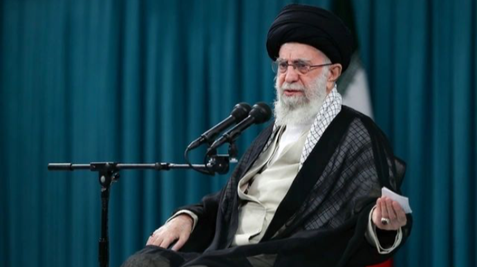 Духовный лидер Ирана выразил надежду, что Раиси выжил после жесткой посадки вертолета 